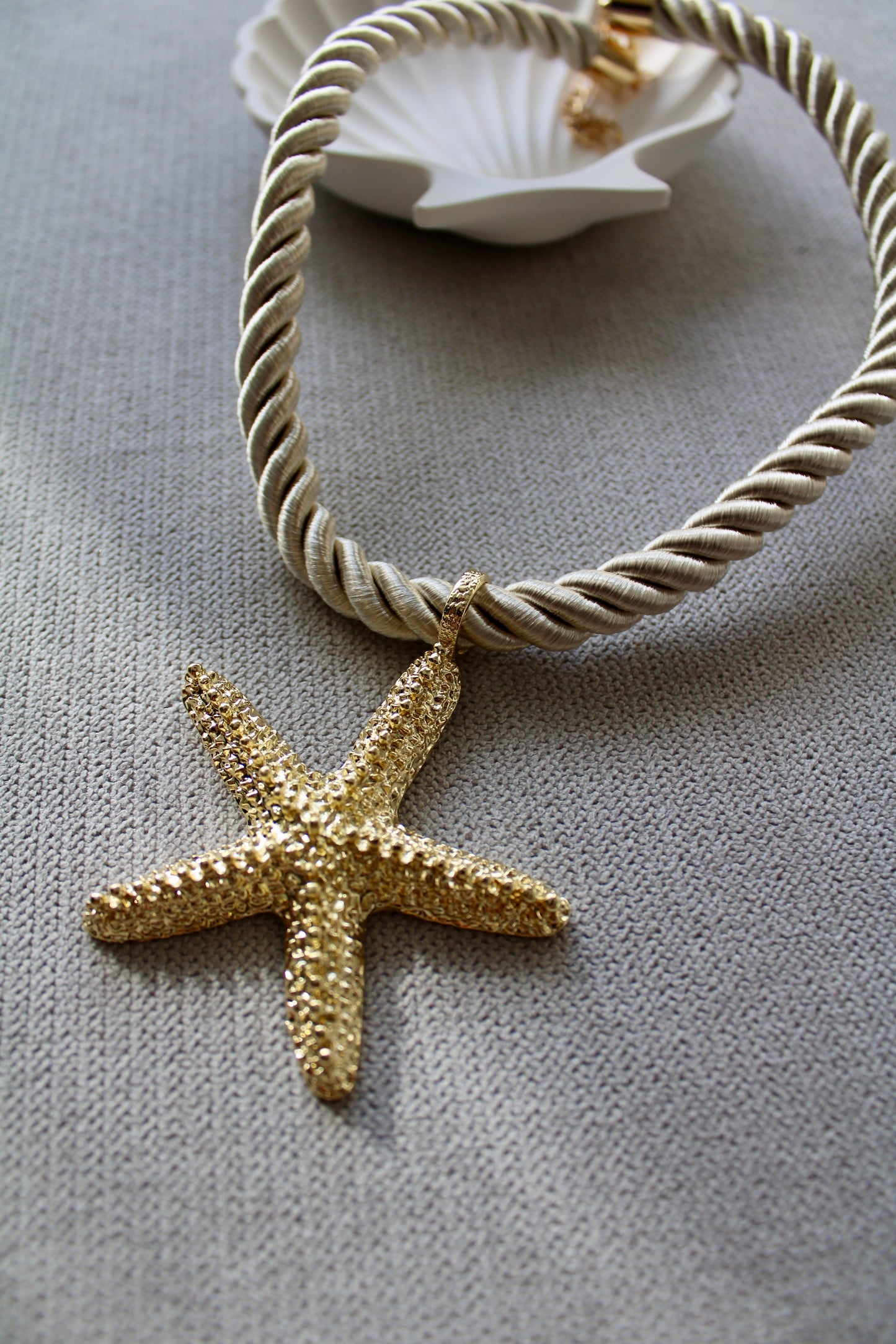 STARFISH NECKLACE